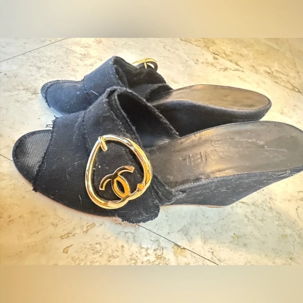 Chanel Black Women's platform Shoes with Gold Accent Size 8